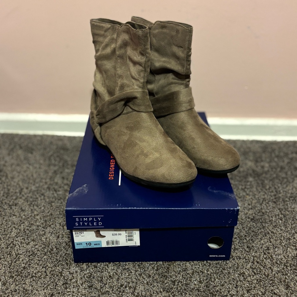 Simply Styled Women’s “Bonnie” Booties